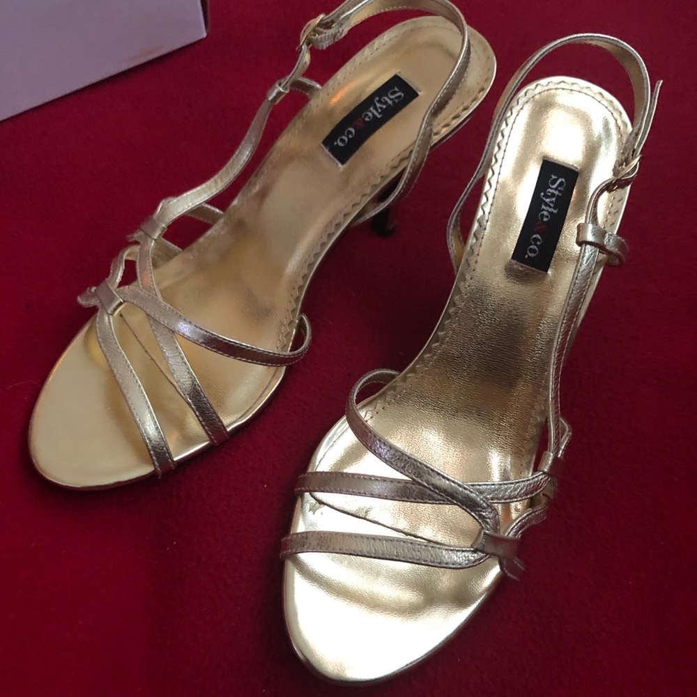 Style & Co Gold HunterGlo Sandal Heel shoes 7 B,37